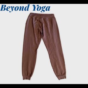 Beyond Yoga Cozy Fleece Lounge Around Midi Joggers